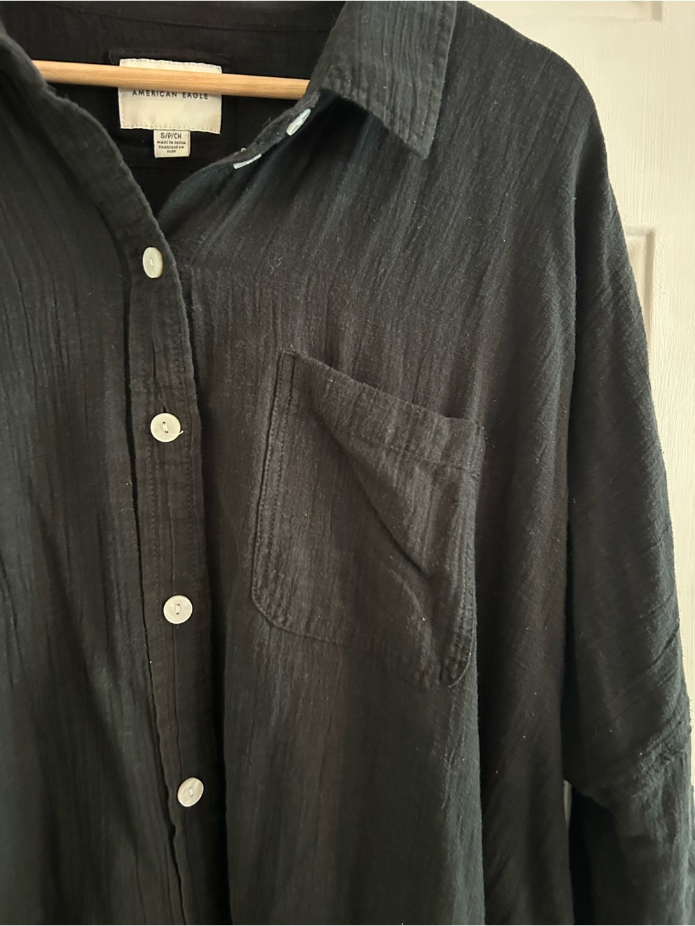 American Eagle Outfitter Black Relaxed Oversized Comfy/Casual Button-Down Shirt - Picture 2 of 4